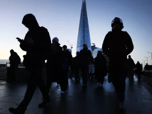 UK Firms’ Hiring Plans Hit Five-Year Low: Economic Warning for 2025